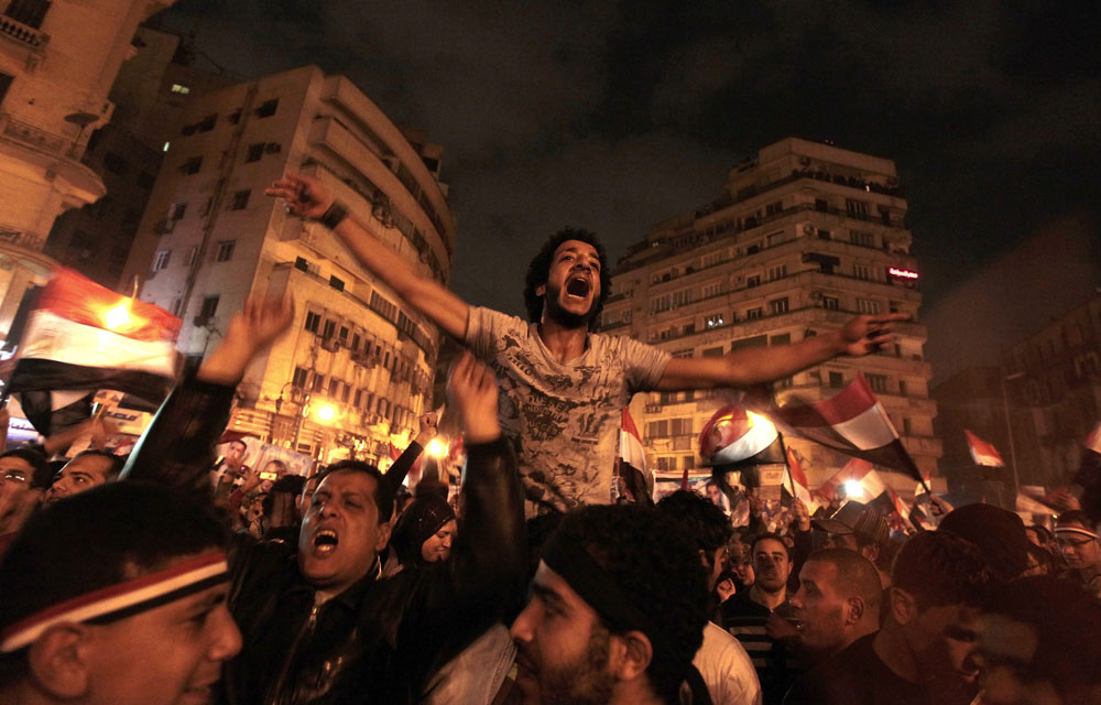 http://laregledujeu.org/files/2011/02/Place-Tahrir-au-Caire-.jpg