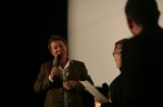 James Velaise, distributeur de Pretty Pictures reçoit le prix du meilleur film étranger pour Winter's Bone de Debra Granik