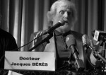 Le docteur Jacques Bérès lors de la conférence de presse du 27 février 2012