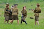 La Règle du Jeu - russian-girls-ak47