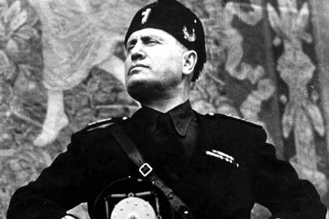 Un The Avec Mussolini [1999]