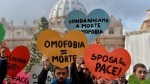 La Règle du Jeu - manifestation-pour-le-mariage-gay-au-vatican Des manifestants pour le mariage gay au Vatican, le 16 décembre 2012.