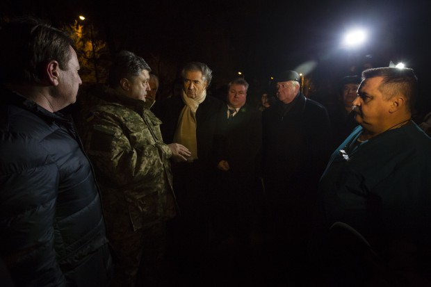 Bernard-Henri Lévy et Petro Porochenko, à Kramatorsk, le 10 février 2015.