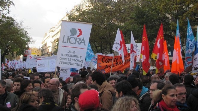 © PHILIPPE TRIAY/FRANCE TÉLÉVISIONS Dans le cortège de la Marche contre le racisme à Paris, le 30 novembre 2013