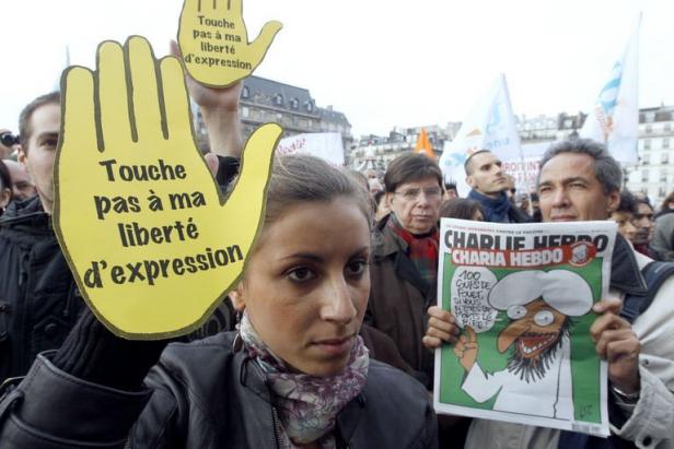 Rassemblement, le 6 novembre 2011 à Paris, en soutien au journal satirique Charlie Hebdo