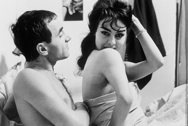 Charles Aznavour et Michèle Mercier dans "Tirez sur le pianiste" de Truffaut, 1960.