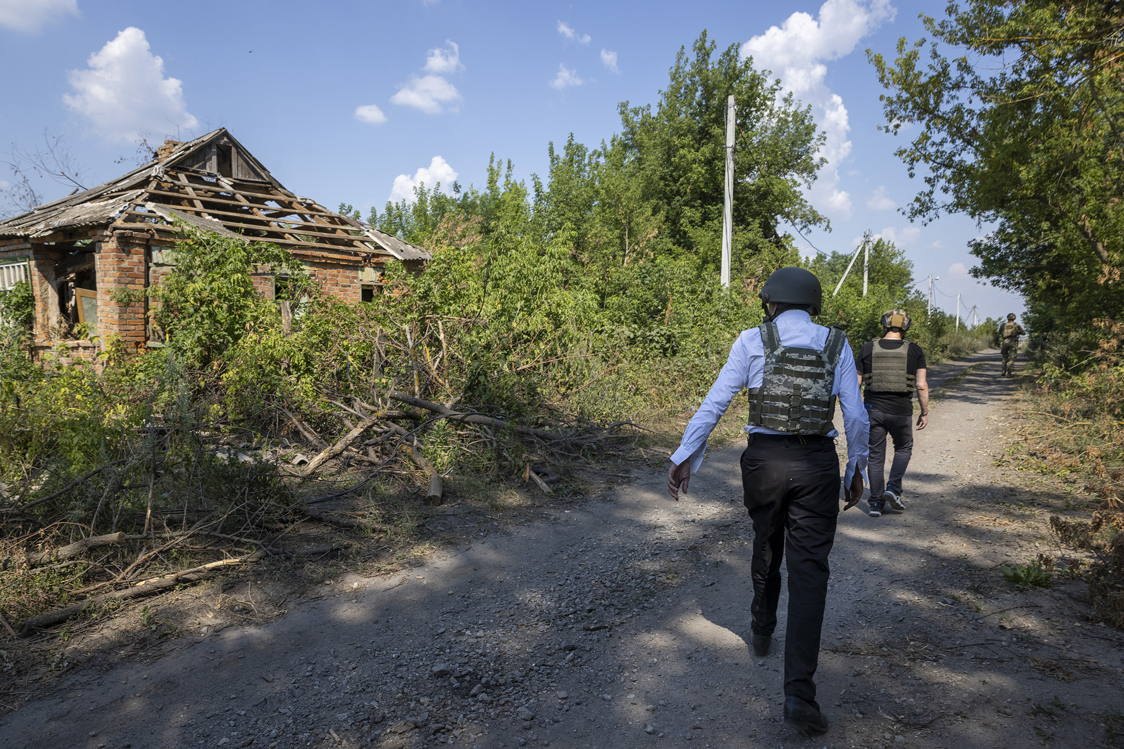 Bernard-Henri Lévy dans l’oblast de Kharkiv, avec les forces ukrainiennes, Juillet 2024.