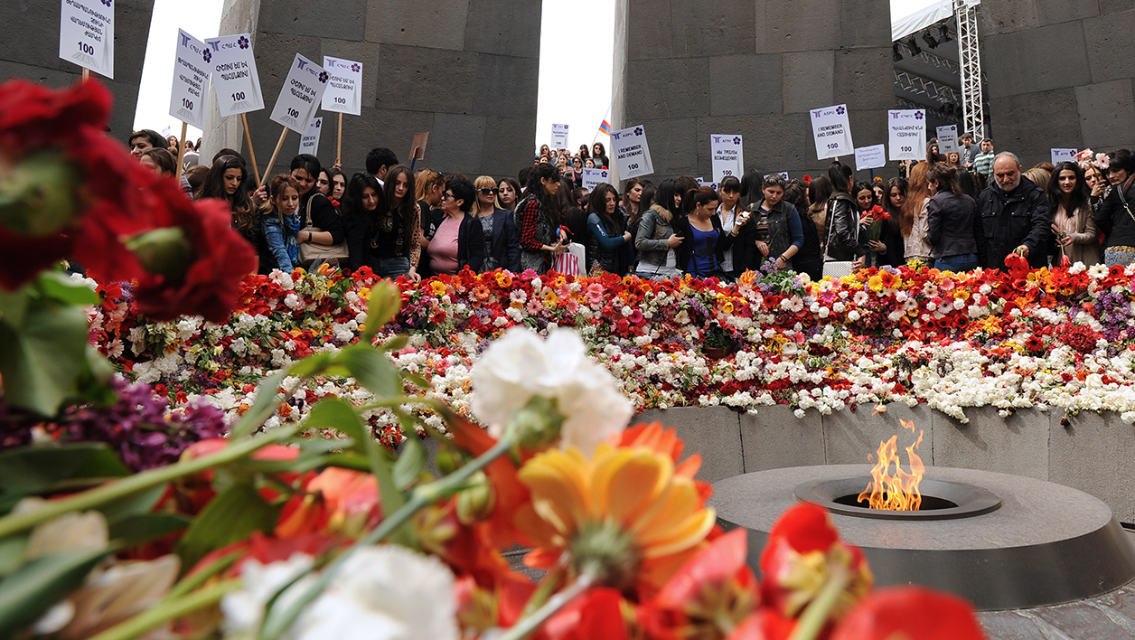 Commémoration du Centenaire du Génocide arménien au mémorial de Erevan.