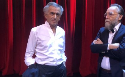 Bernard-Henri Lévy et Alexandre Douguine lors d'un débat organisé par Nexus Institute à l'Opéra national d'Amsterdam.