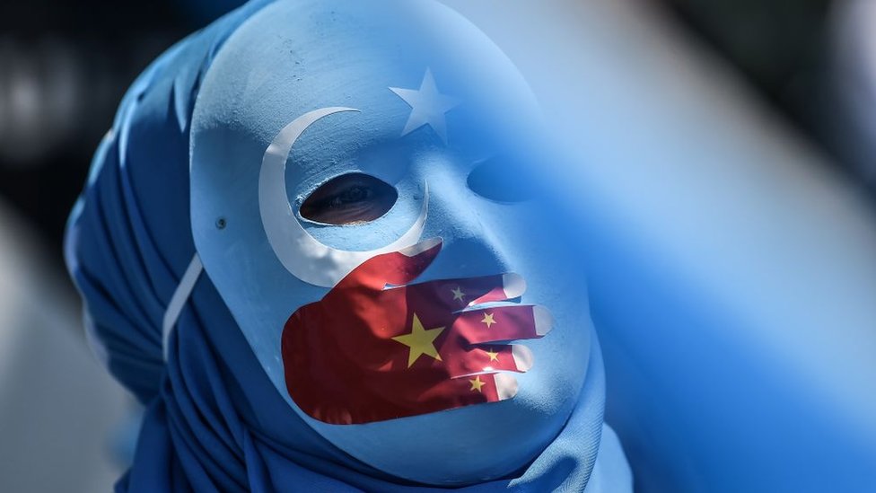 Hong Kong, le 22 décembre 2019. Après six mois de troubles dans la ville, des manifestants se joignent à une marche de protestation contre les traitements inhumains infligés aux Ouïghours dans la province du Xinjiang.