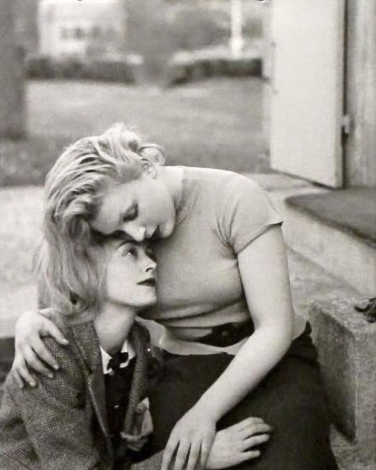 Nusch Éluard et Sonia Mossé, photographiées par Man Ray en 1938.
