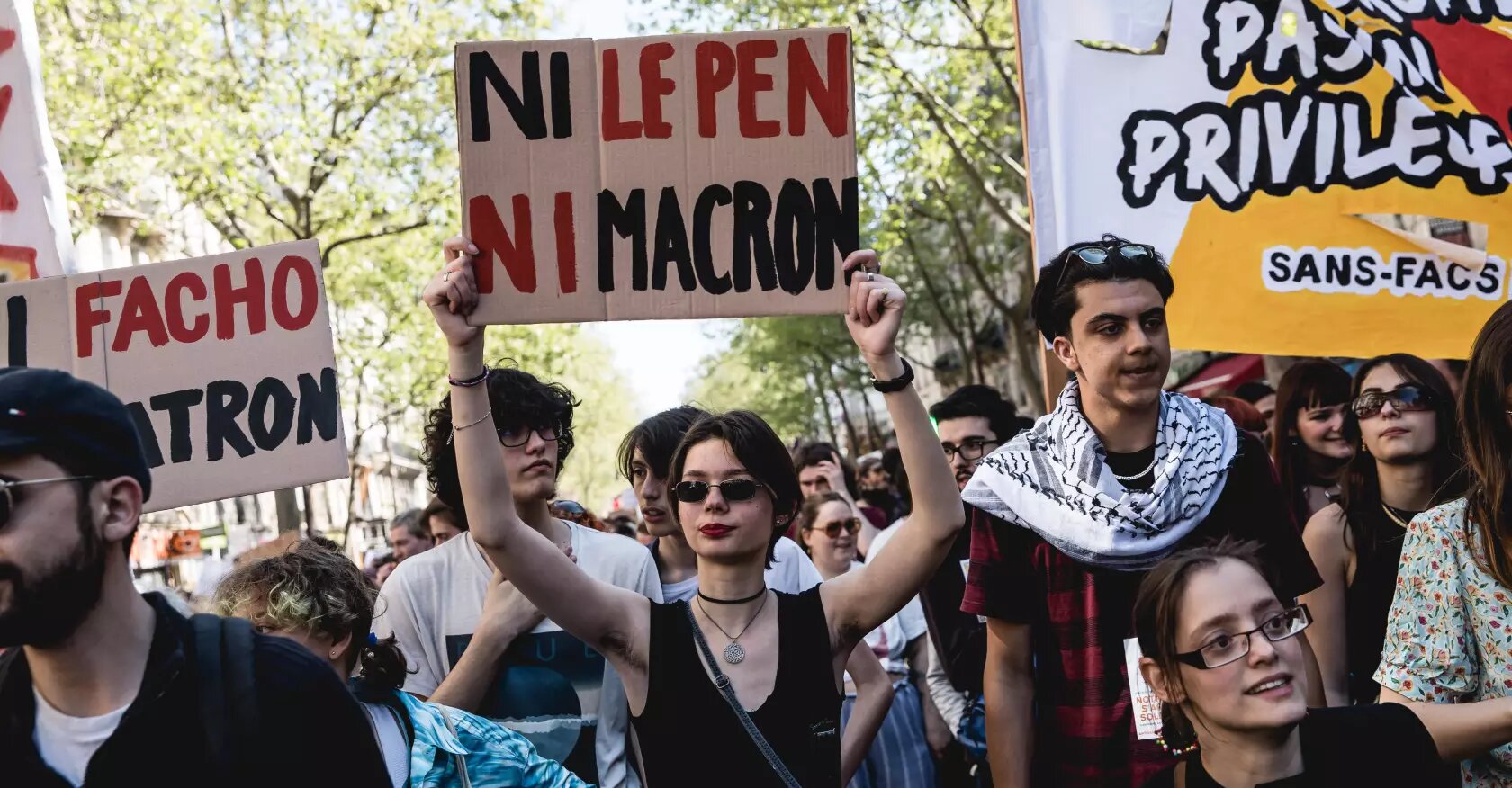 Manifestation, à Paris, le 16 avril 2022, contre les candidats qualifiés au second tour de l'élection présidentielle.