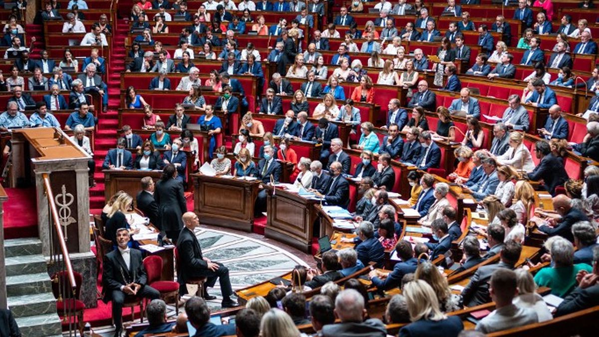 Séance publique de questions au gouvernement à l'Assemblée nationale, à Paris.