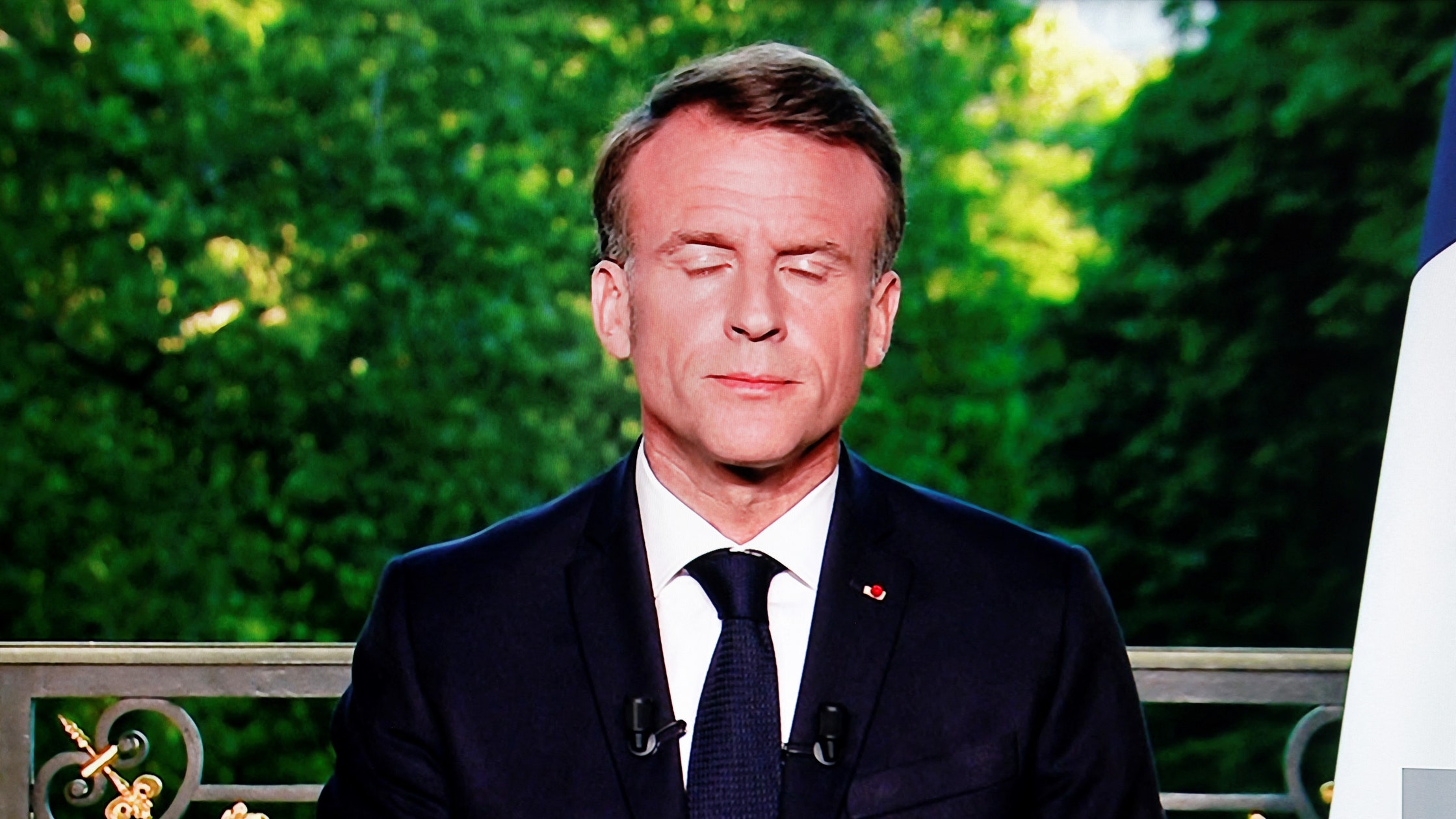 Emmanuel Macron lors de son allocution télévisée, le 9 juin 2024, lorsqu'il annoncé la dissolution de l'assemblée.