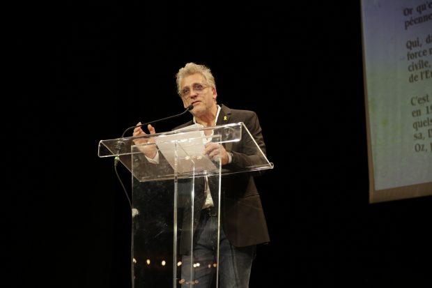 Lior Ashkenazi lors de la soirée de mobilisation contre l'antisémitisme organisée par la revue La Règle du jeu, avec la présence de nombreux intellectuels, écrivains, artistes. Le 3 juin 2024, au Théâtre Antoine, à Paris.