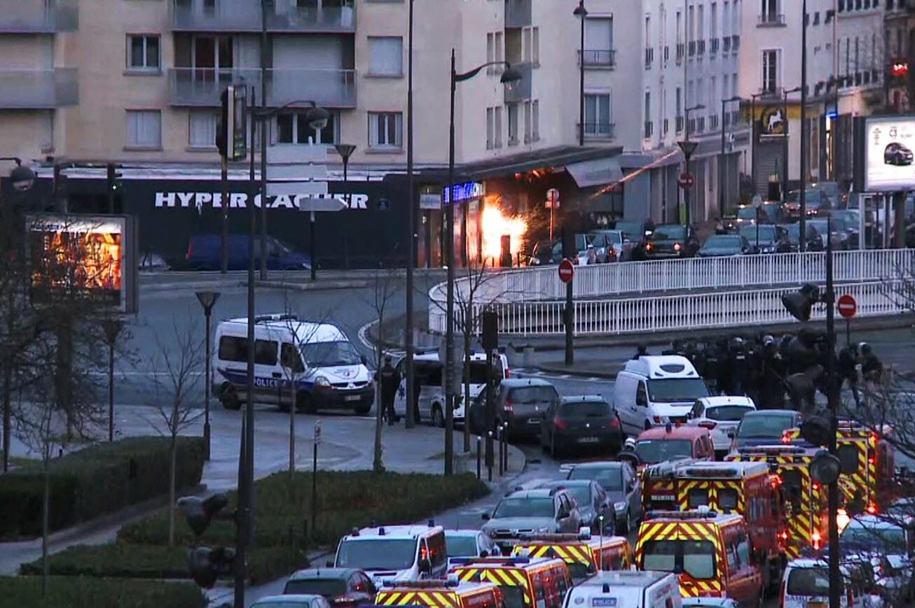 Le 9 janvier 2015, les policiers donnent l’assaut au magasin Hyper Cacher.