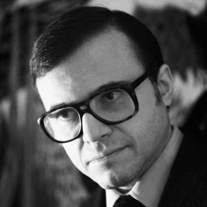 Portrait en noir et blanc de Bertrand Burgalat