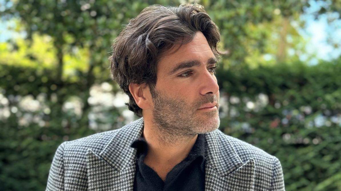 Portrait couleur de l'écrivain David Frèche.