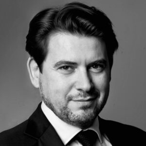 Portrait de Sylvain Fort en noir et blanc