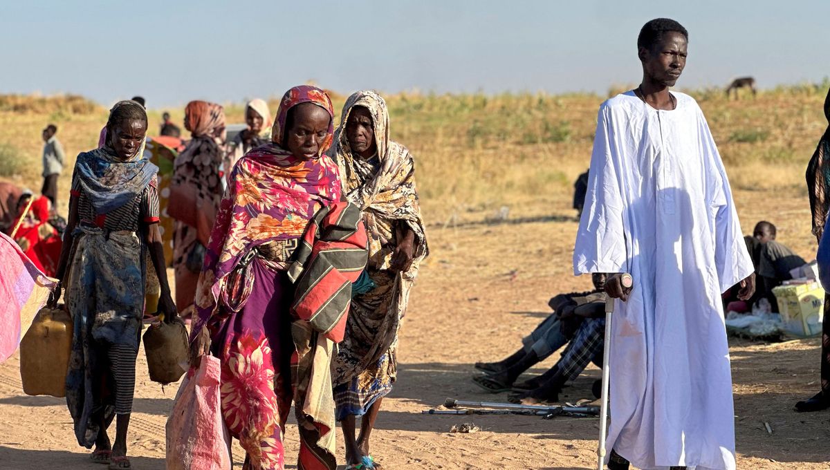 Des Soudanais ayant fui El-Fasher après sa prise par les paramilitaires du général « Hemetti » arrivent à Tawila.