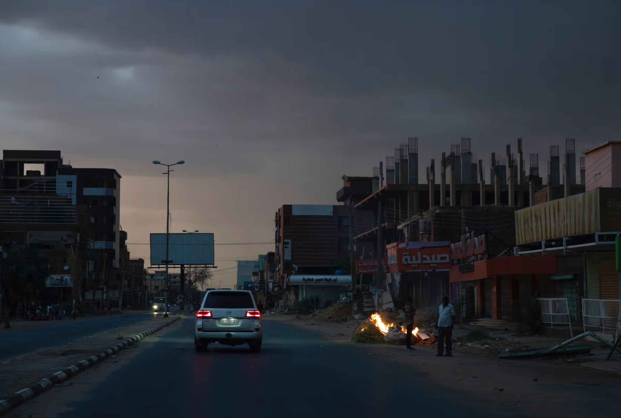 La périphérie de Khartoum la nuit.