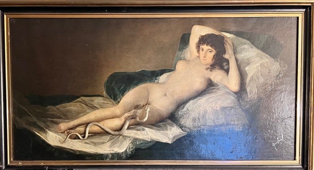 Dans « La Maja nue » (« La Maja desnuda ») de Goya, Fernando Arrabal a ajouté un serpent dont la tête est placée au niveau du sexe de la figure féminine.