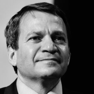 Portrait de Patrick Karam en noir et blanc