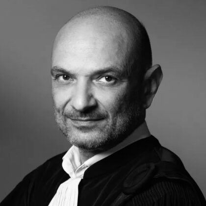 Portrait en noir et blanc de Richard Malka