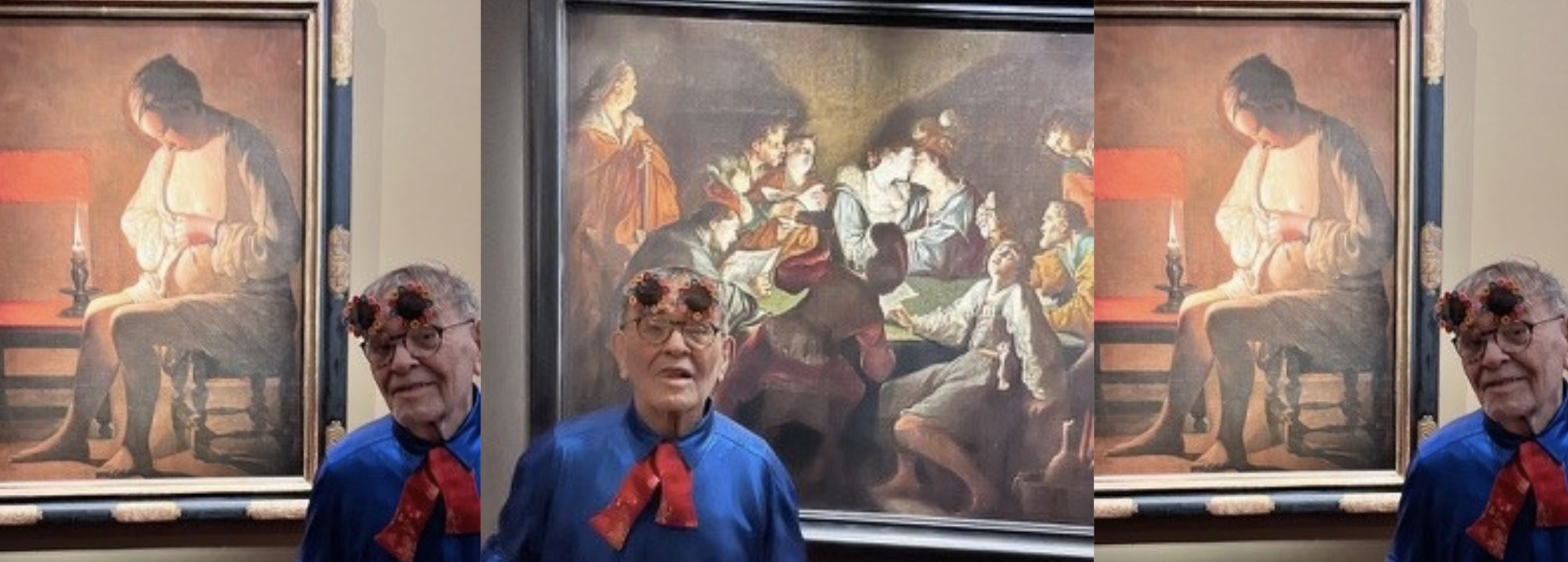 Fernando Arrabal a visité l’exposition consacrée à Georges de La Tour ; il pose à côté de toiles du peintre du XVIIe siècle.