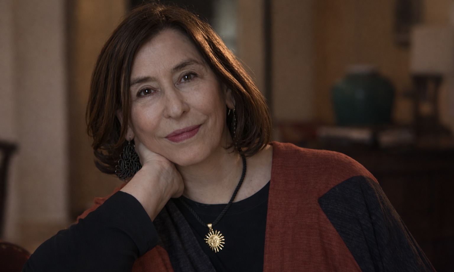 Portrait de l’écrivaine et professeure iranienne Azar Nafisi.