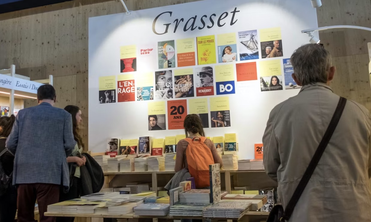 Le stand des éditions Grasset, au Festival du livre de Paris