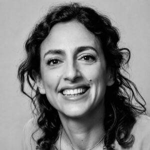 Portrait en noir et blanc de Anna Cabana.