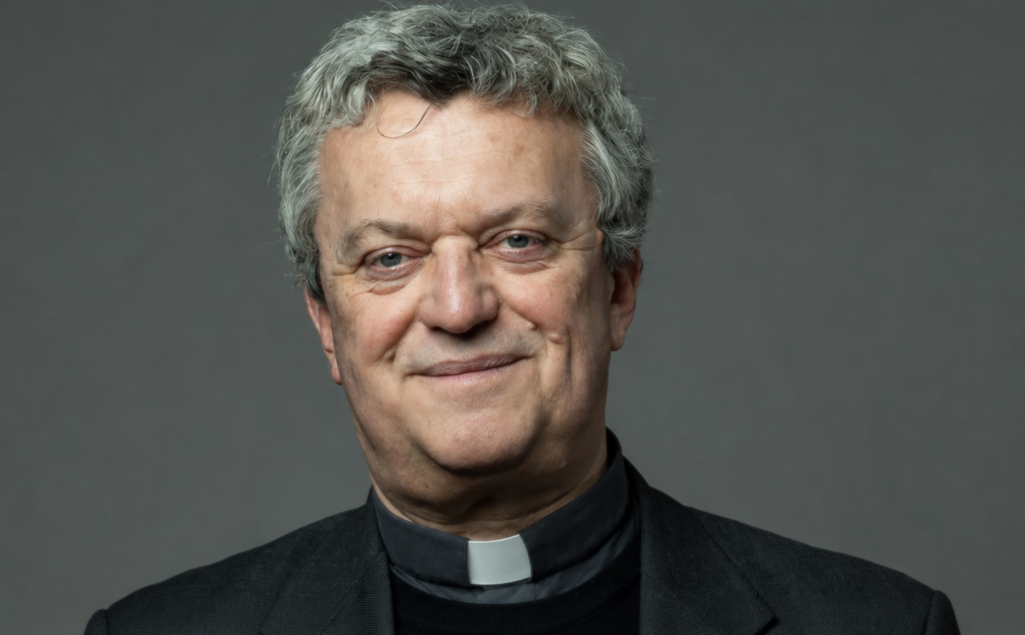 Portrait du prêtre Benoist de Sinety en soutane
