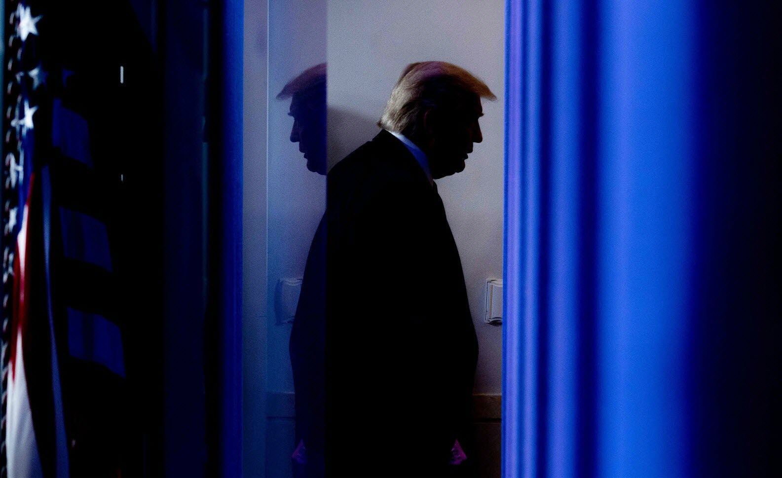 Silhouette du président Donald Trump.