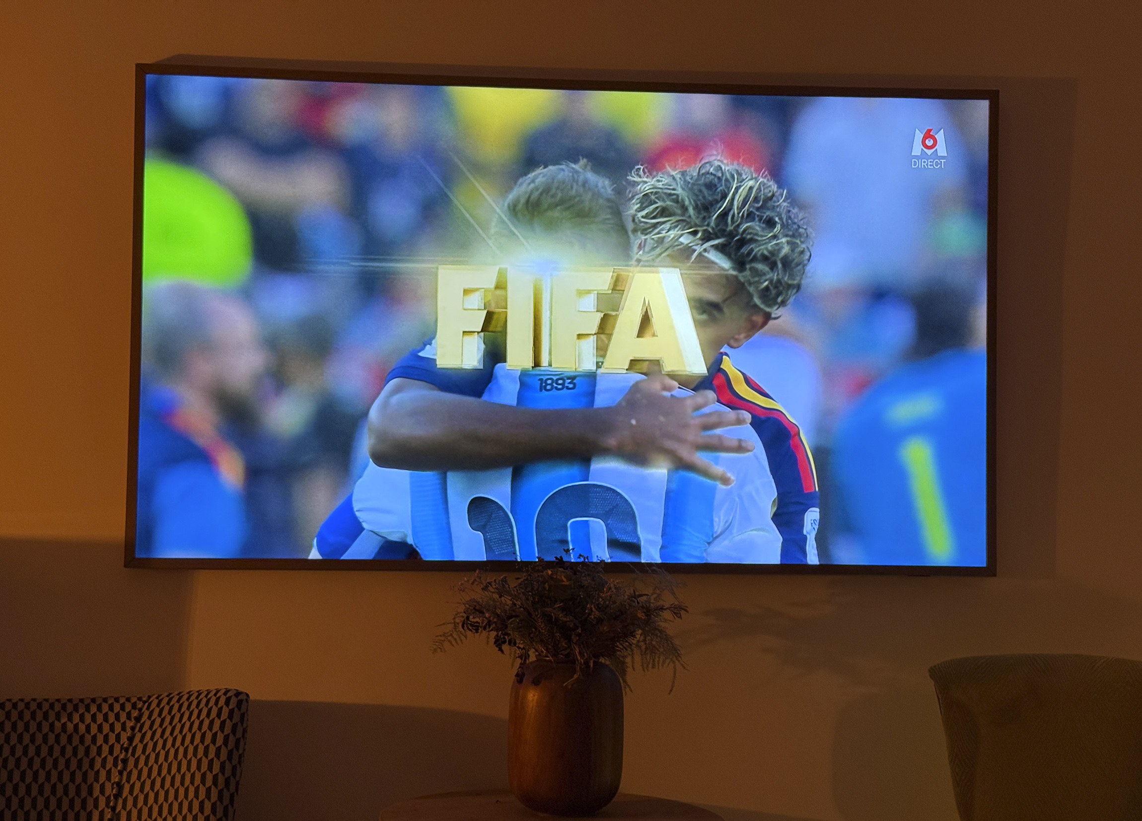 Victorieux, Lamine Yamal console Messi, pourtant l’élu de la FIFA.
