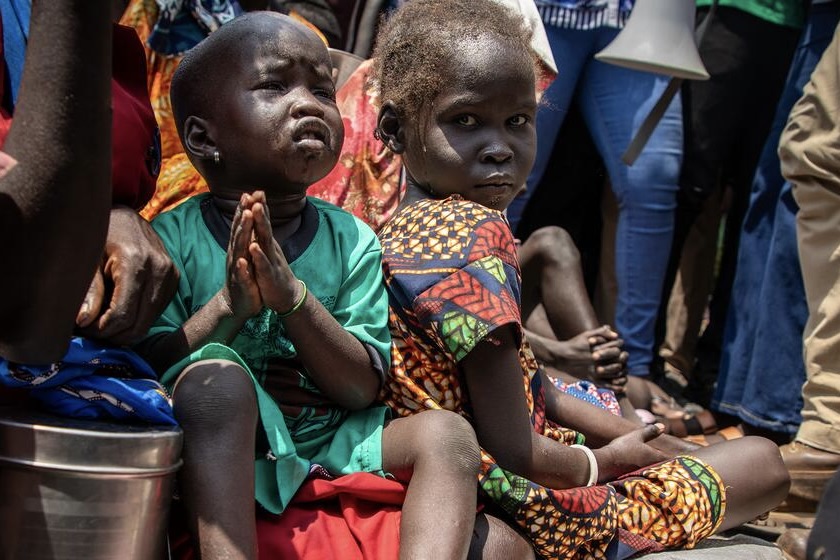 Des enfants déplacés par les violences et la crise humanitaire dans l'État de Jonglei, au Soudan du Sud.