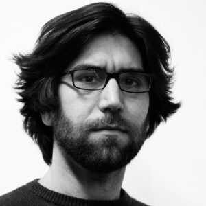 Portrait en noir et blanc de Omar Mohammed