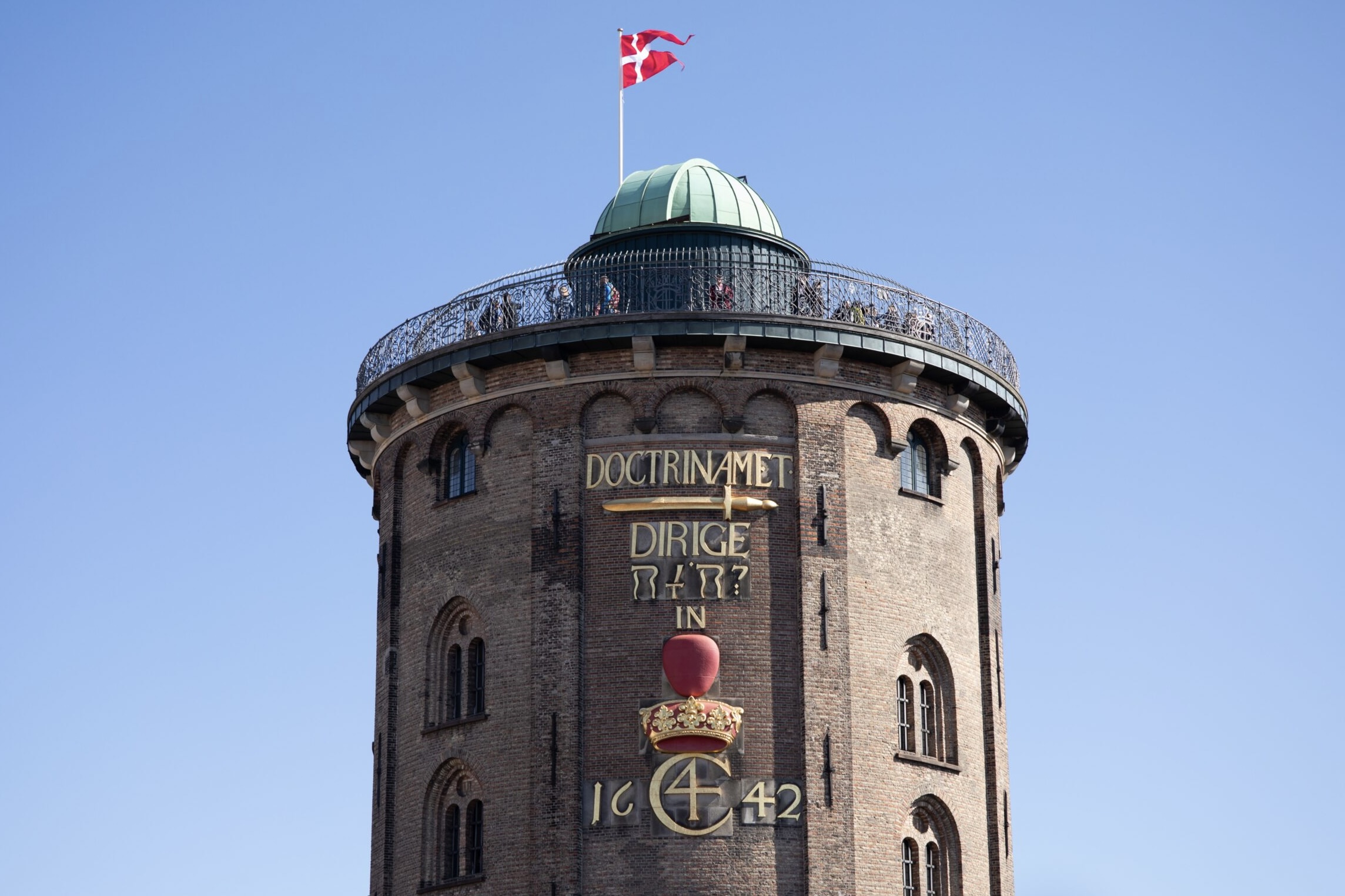 Façade de la Rundetårn, la Tour ronde, l’un des monuments les plus emblématiques du Danemark.
