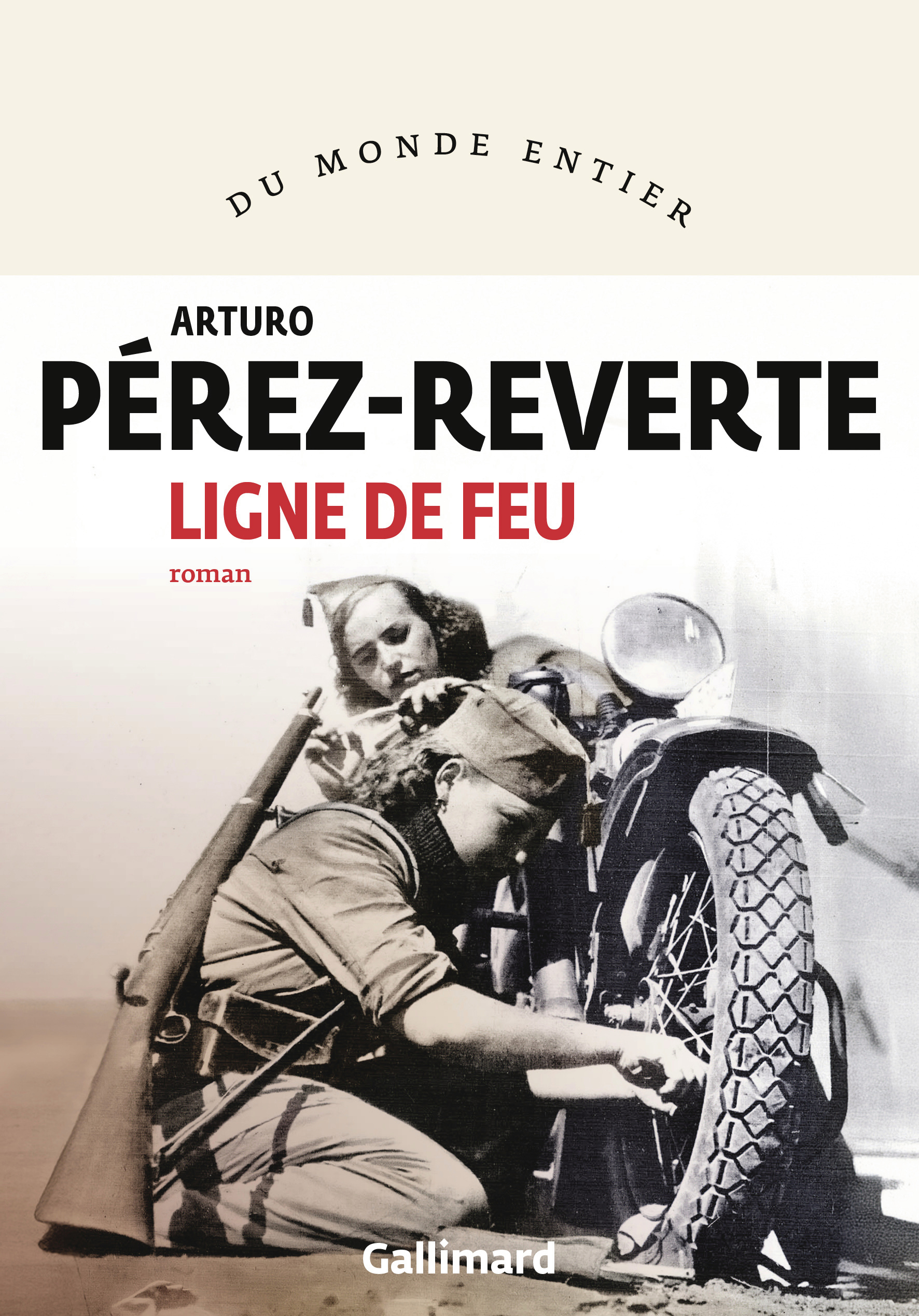 Couverture du roman « Ligne de feu » d’Arturo Pérez-Reverte