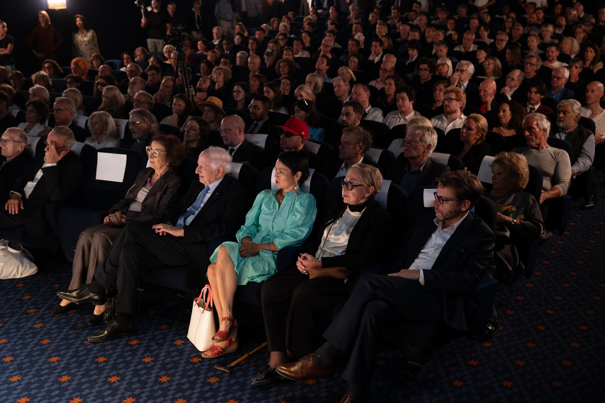 Salle comble pour la soirée de lancement de « Mémoires provisoires » de Bernard-Henri Lévy, le 23 septembre 2026 au cinéma Saint-Germain.