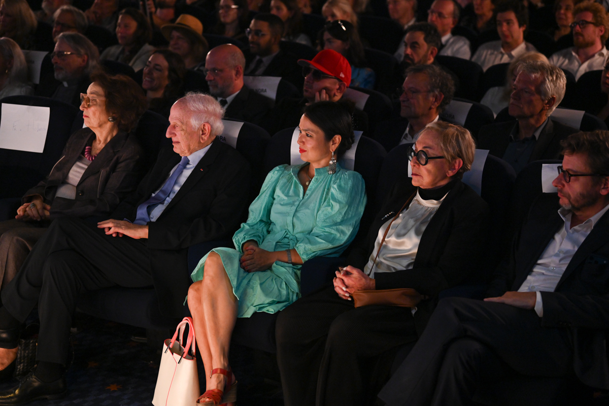 Sophie Zhang et Julia Kristeva lors de la soirée de lancement de « Mémoires provisoires » de Bernard-Henri Lévy, le 23 septembre 2026 au cinéma Saint-Germain.