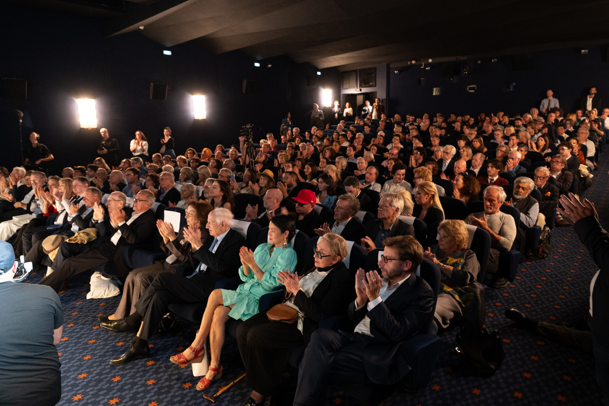 Salle comble pour la soirée de lancement de « Mémoires provisoires » de Bernard-Henri Lévy, le 23 septembre 2026 au cinéma Saint-Germain.