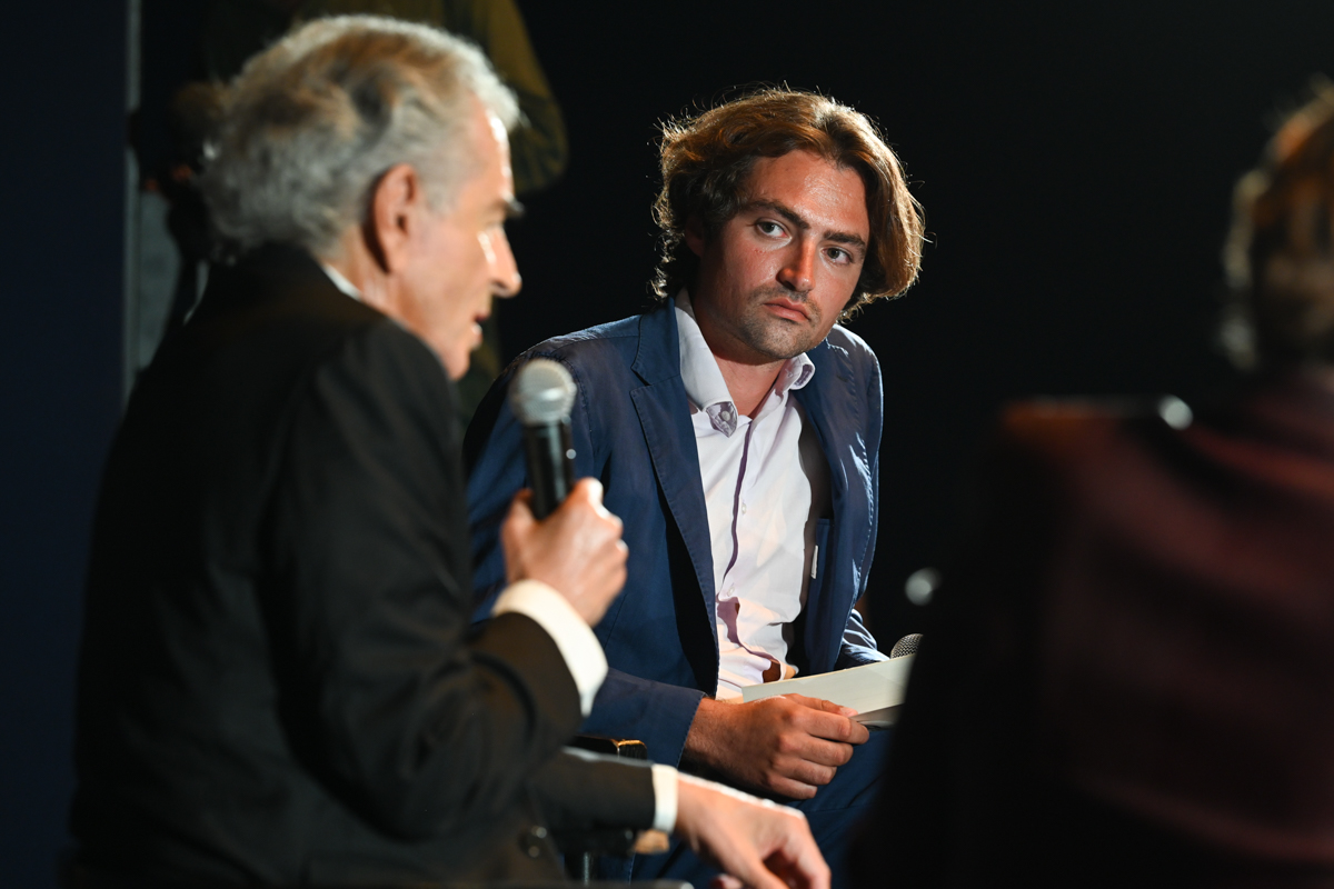 À l’occasion du lancement de son livre « Mémoires provisoires », Bernard-Henri Lévy a répondu aux questions de Caroline Fourest et Nathan Devers devant le public du cinéma Saint-Germain