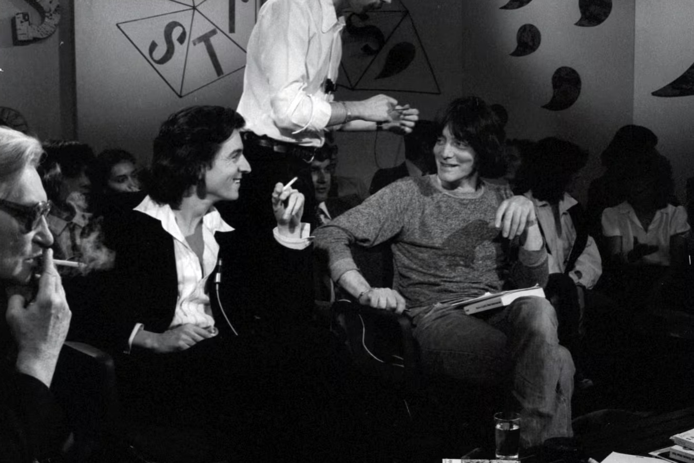 Bernard-Henri Lévy sur le plateau d’Apostrophes, en 1977, avec André Glucksmann.