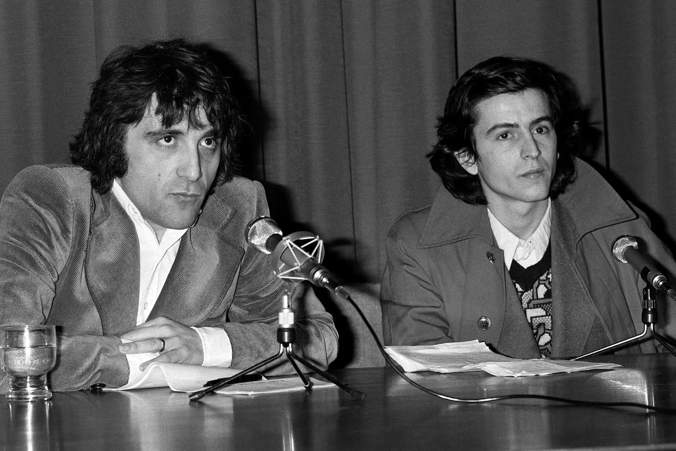 En 1975, Bernard-Henri Lévy lance avec le journaliste Michel Butel « L’Imprévu »,